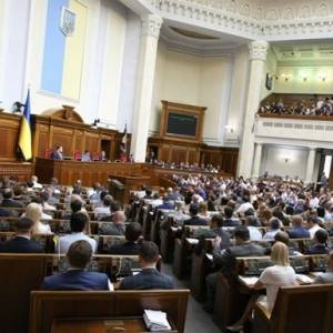 Рада приняла закон о рынке земли в первом чтении