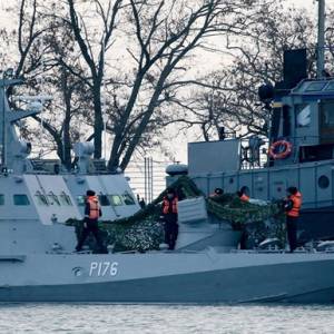 Россия вернула Украине военные корабли.