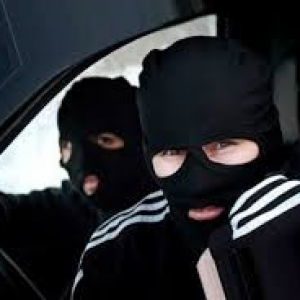 В Бессарабии ищут преступников, совершивших разбойное нападение на семью фермеров.