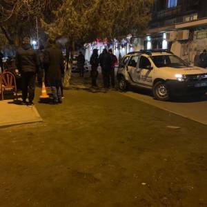 В Измаиле на проспекте Мира произошла драка, один из участников сбросил пистолет и попытался скрыться, но был задержан сотрудниками "Картала" (ФОТО)
