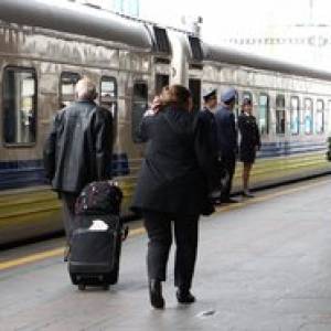"Укрзализныця" вводит услугу доставки ручной клади