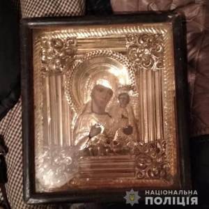 В Измаиле парень с женщиной ночью проникли в дом к 82-летней пенсионерке, избили ее и обокрали