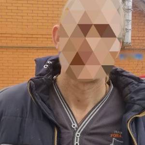 В Измаиле на Пушкина патрульные задержали мужчину со стаканом "наркоты" (ФОТО)