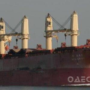 Украинские моряки, находящиеся на арестованном судне в Китае, просят о помощи