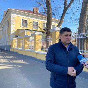 В Измаиле ведется реконструкция заборов и дворов в старой части города  (ВИДЕО, ФОТО)