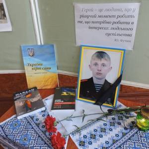 В Измаильском районе почтили память погибшего в зоне АТО "морского котика" Александра Хмелярова