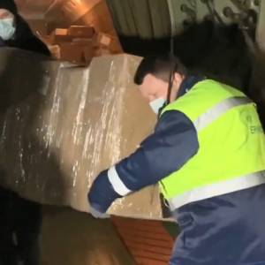 В Одессу прибыл спецборт из Киева с экспресс-тестами на коронавирус – средства защиты направят и в другие регионы (ВИДЕО)
