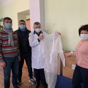 Измаильский Ротари-клуб передал медучреждениям города три сотни защитных комбинезонов