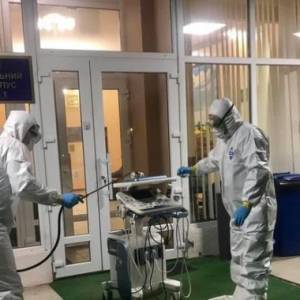 Украинцев, тысячами возвращающихся в страну, по-прежнему не отправляют на обсервацию