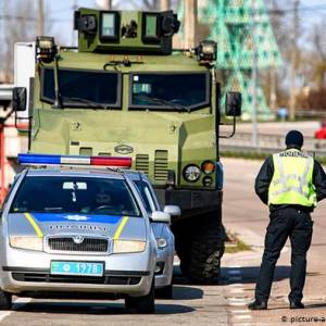 В Украине с сегодняшнего дня ужесточили карантинные меры в связи с коронавирусом