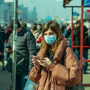 Шмыгаль: Украинцам придется соблюдать масочный режим не менее двух лет