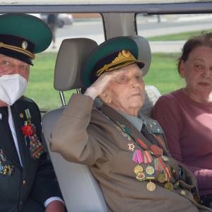 В Измаиле 98-летний фронтовик-пограничник почтил память павших собратьев -  Город 24
