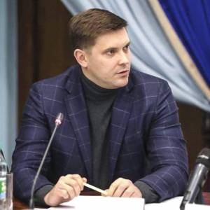 Одесский губернатор нашел виноватого в невыплате медикам надбавок