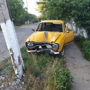 В Измаиле водитель Ford Escort врезался в столб ЛЭП - Город 24 (ФОТО)