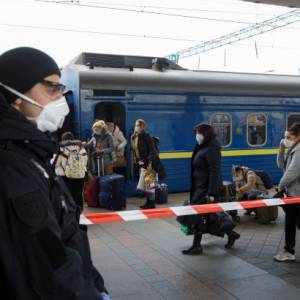 "Укрзализныця" открыла продажу билетов еще на 9 поездов: список