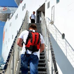Моряки, по прибытию домой в Украину должны проходить двухнедельную изоляцию - Город 24