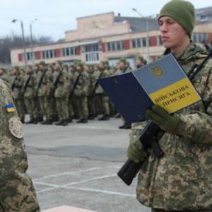 Выпускников в начале лета не заберут в армию, - Минобразования договорилось с Минобороны