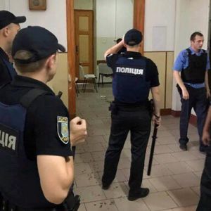 Полиция штурмовала львовскую психбольницу: пациент взял в заложники больных (видео)
