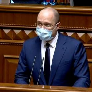 Правительство будет удерживать баланс между экономической стабильностью и борьбой с коронавирусом, - Шмыгаль