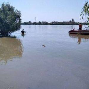 На Дунае третьи сутки ищут пропавшую девушку