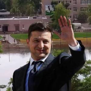 Под Одессой дождь затопил новый стадион, который открыл Зеленский