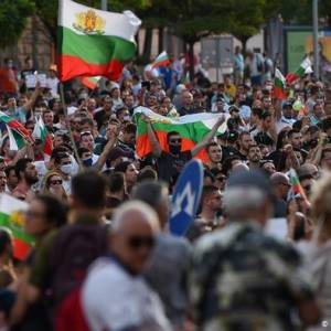 Антиправительственные протесты в Софии переросли в столкновения с полицией