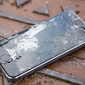 В Одессе уничтожили более тысячи iPhone