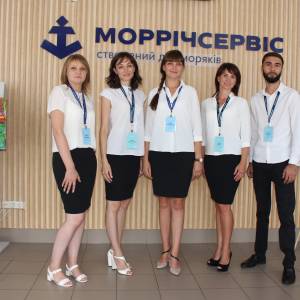 Два в одном - выставка художественных полотен и день рождения сервисцентра - Город 24