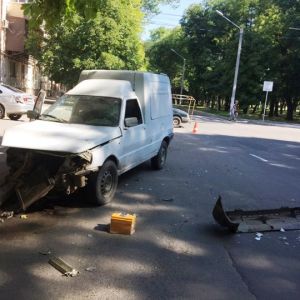 В Измаиле на проспекте Суворова не разъехались Mazda и Fiat, оба водителя в больнице (ФОТО)