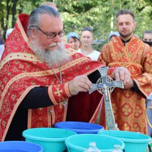 На Медовый Спас в Измаиле святили воду, мёд и букеты полевых цветов и трав - Город 24 (ФОТО)