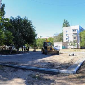 В Измаиле продолжается ремонт внутридомовых дорог