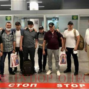 Сегодня рейсом Стамбул-Одесса вернулись освобожденные из плена моряки