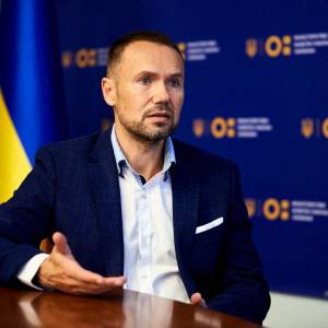 Глава Минобразования попросил местные власти отправить школьников по домам
