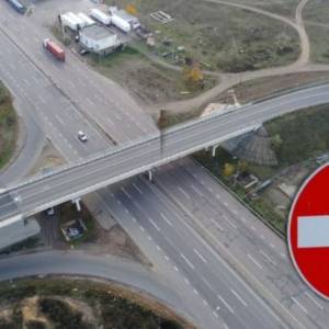 Воры похитили десятки дорожных знаков на трассе Киев-Одесса