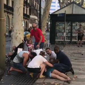 Теракт в Барселоне: террористы въехали в толпу людей, трое погибших, более сотни пострадавших (ФОТО, ВИДЕО)