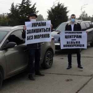 Моряки Измаила сегодня сплотились для участия в протестной акции против коррупции в сфере дипломирования и сертификации