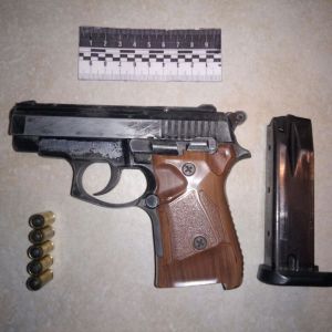 В доме измаильчанина полицейские обнаружили и изъяли боевой пистолет с патронами (ФОТО)