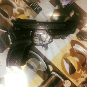 В Затоке пьяный мужчина устроил стрельбу в баре