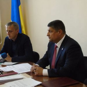 В Измаиле будут расширять дорогу возле ОШ № 14 и решать проблему перекрывшего проезжую часть дома