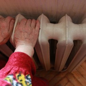В Киеве включают отопление школам, детсадам и больницам