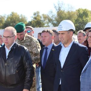 Паромную переправу Орловка-Исакча обещают запустить в мае следующего года