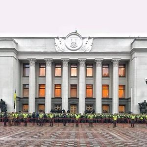 В Киеве силовики оцепили правительственный квартал