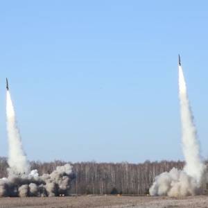 Українські захисники збили над Одеською областю дві російські протирадіолокаційні ракети