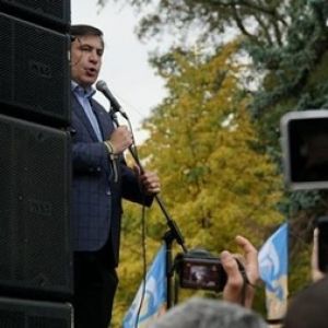 Саакашвили прибыл на митинг под Раду