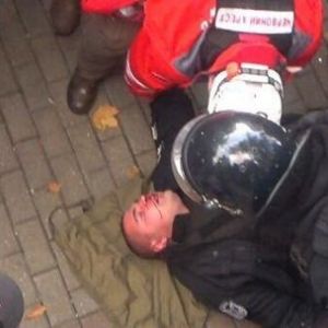 Киев: симпатики Саакашвили рвутся в Верховную Раду, мужчине разбили голову