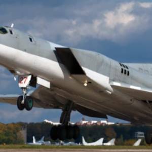 Російський бомбардувальник Ту-22М3 збили за 300 км від України, - ГУР У ГУР розповіли подробиці збиття російського бомбардувальника Ту-22М3