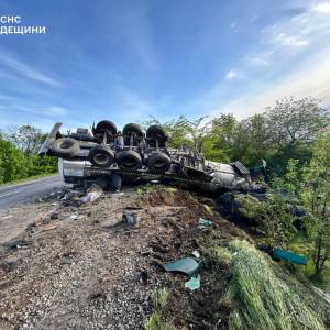 На Одещині сталася аварія з вантажівками, один з водіїв загинув: з'явились подробиці.