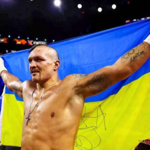 Усик - абсолютний чемпіон світу у суперважкій вазі: українець переміг Фʼюрі у головному бою року