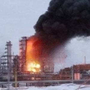 Україні вдалося вивести з ладу 14% нафтопереробних потужностей рф: ворог зупинив експорт