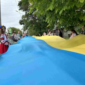 В Ізмаїлі пронесли стометровий прапор і провели патріотичну акцію